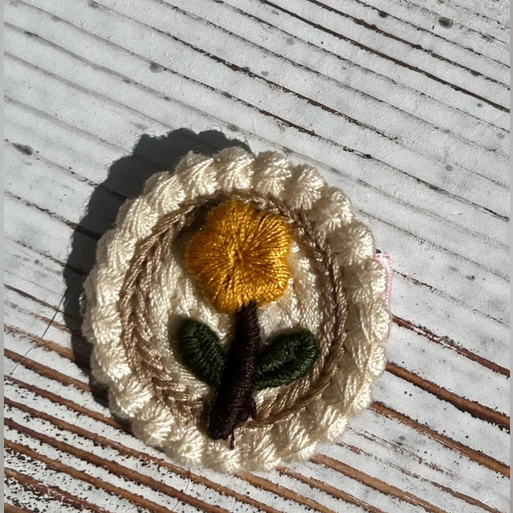 Beautiful Vintage inspired flowers embroidered kids Hair Clips NWT